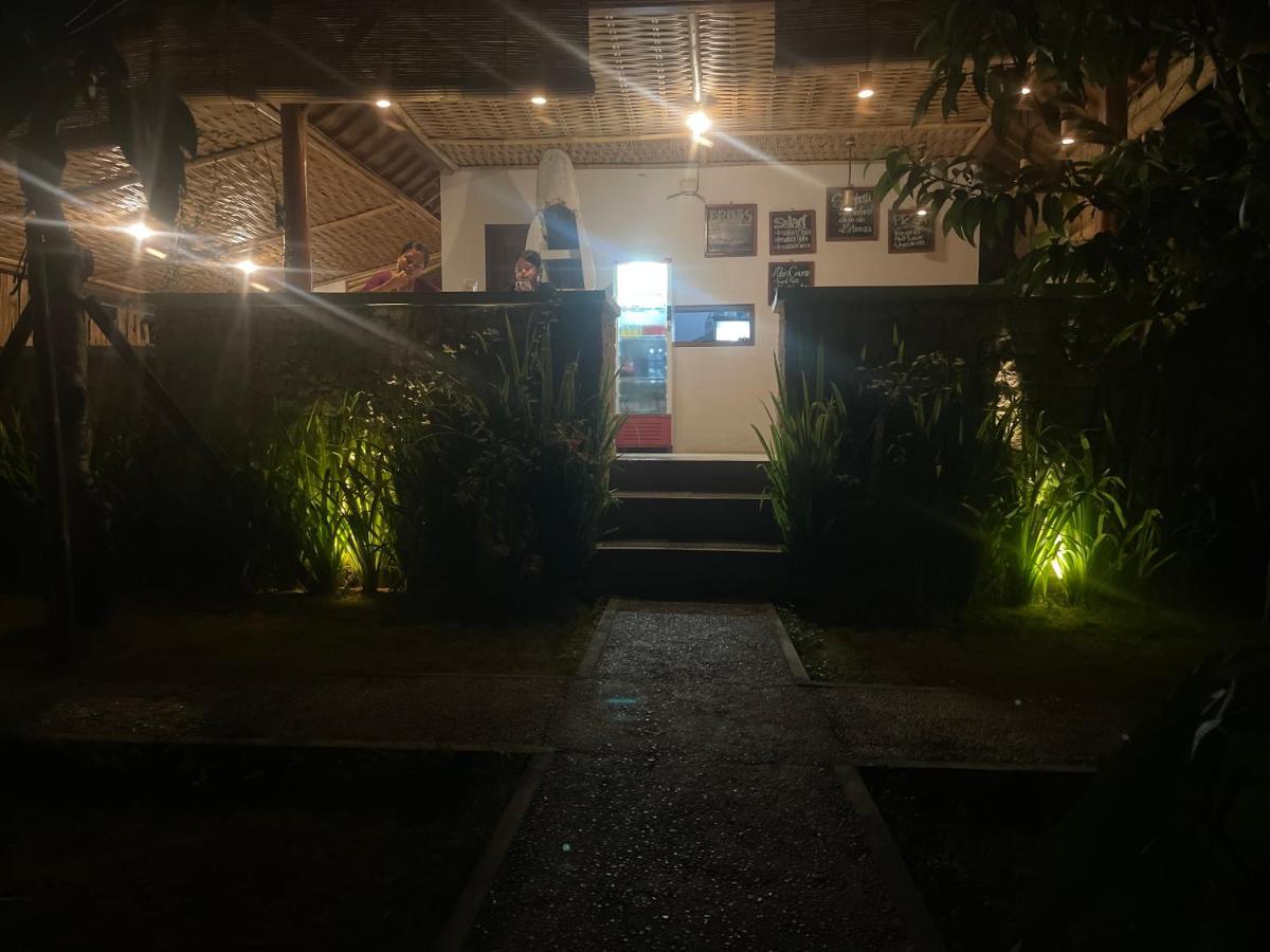 Kepaon Gari Inn Polilit Buitenkant foto